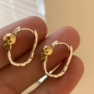 S925 sterling silver hoop earrings with gold skull charms in a hip-hop style