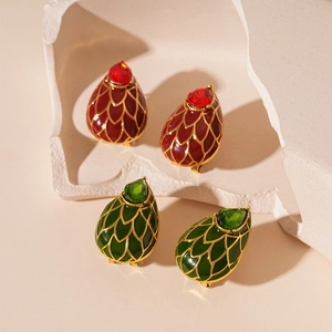 Boucles d'oreilles vintage en forme de goutte avec texture d'insecte et cristaux incrustés