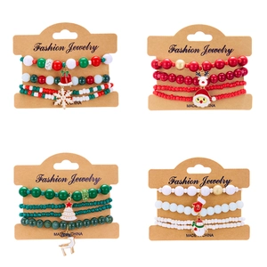 Set di braccialetti natalizi con perline acriliche colorate e ciondoli festivi rari