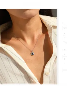 Dettaglio della collana in argento S925 con pietra quadrata sfumata e pavé di diamanti
