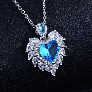 Exquisite angel wing heart pendant necklace with aquamarine zircon and silver chain