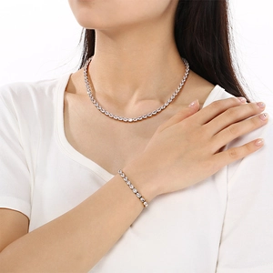 Ensemble élégant collier et bracelet tennis en acier inoxydable avec zircone cubique