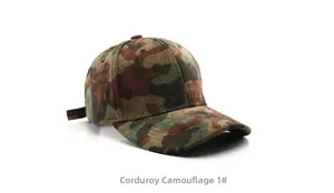 Dettaglio del cappellino da baseball mimetico in velluto a coste stile 1 con texture