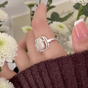 French minimalist 925 sterling silver ring with baroque pearl on female model