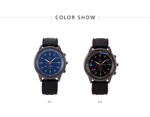 Primo piano di orologi sportivi da uomo con quadranti blu e cinturini in silicone
