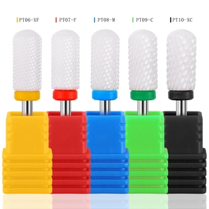 Jeu de cinq embouts de ponceuse à ongles en céramique avec codes couleur pour différents grains