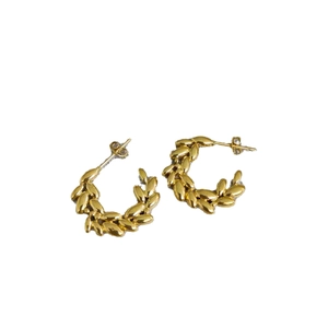 Élégantes boucles d'oreilles C en acier doré 18K avec un design de feuilles d'épi de blé
