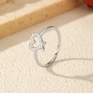 VVS1 Moissanite S925 sterling silver ring with an irregular open heart design