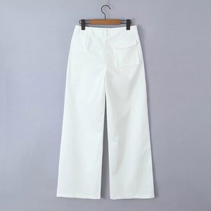 Women's minimalist white wide-leg cargo pants with pocket detail and casual low-waist fit