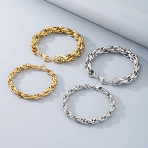 Detailed comparison of gold and silver stainless steel twisted link chains in two sizes