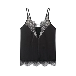 Sexy schwarzes Satin-Unterhemd mit Spitzensaum und tiefem V-Ausschnitt in Flachlage