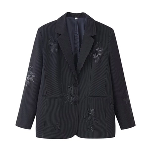 Ensemble blazer noir à rayures pour femme avec broderies de fleurs et paillettes