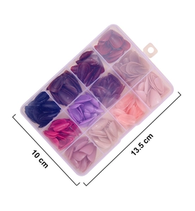 Détail du coffret 10 compartiments avec assortiment de faux ongles violets et rouges