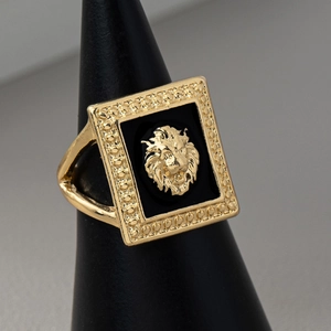 Minimalist square lion head signet ring in gold and black enamel for men hip hop style