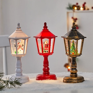 Lanternes de Noël rétro avec éclairage LED et scènes du Père Noël sur de la neige