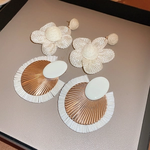 Bohemian raffia flower earrings and fan-shaped fringe studs in creamy white and gold