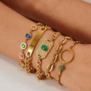 Set di 5 bracciali a catena cubana dorati con gemme colorate e ciondoli a conchiglia