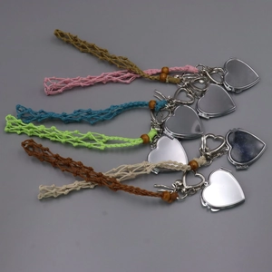 Set portachiavi a cuore stile boho con medaglione e perle in legno in vari colori