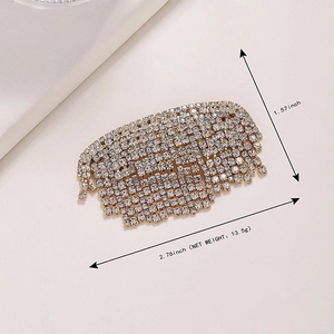Barrette à cheveux à pampilles en strass dorés avec dimensions et poids précisés