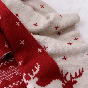 Sciarpa natalizia rossa in maglia con renne, calda e reversibile per donna