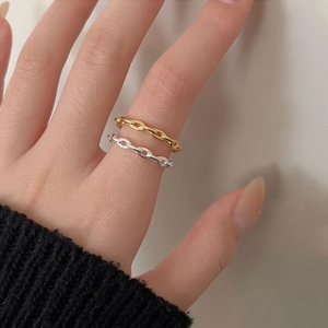 Minimalist 925 sterling silver chain link rings in gold and silver finish for women
