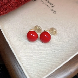 Elegant French style red pearl clip-on earrings for women with comfortable padding