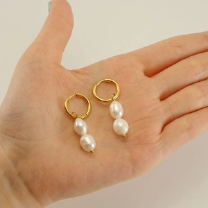 Boucles d'oreilles pendantes double perle baroque en acier inoxydable doré à l'or 18 carats