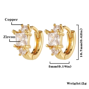 Detalle que muestra dimensiones de pendientes de cobre dorado con circonitas, 10,7 mm