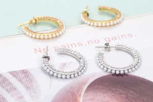 Fashionable C-shaped hoop earrings with pearls and rhinestones in gold and silver