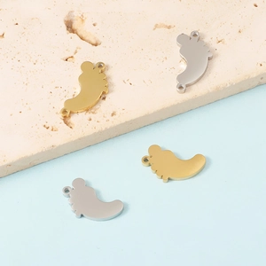 Polished stainless steel baby feet charms in gold and silver finish for DIY jewelry