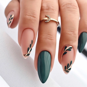 Almond Press On Nails Dark Green And Nude French Style Gold Leaf Pattern Full Cover Artificial DIY Manicure