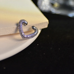 Elegant Heart Ear Cuff Copper Micro Pave Cubic Zirconia Clip On Earring Fashion Non Pierced Jewelry Women Luxury Accessories
