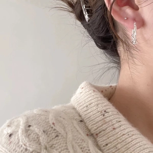 Minimalist S925 sterling silver geometric hoop earrings and ball stud on model