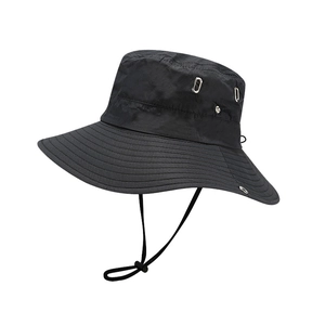 Cappello da trekking a tesa larga con cordino regolabile e fori di ventilazione