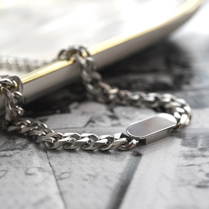 Polished silver titanium steel Cuban chain bracelet with rectangular clasp for men