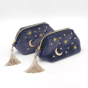 Stern und Mond Samt Kosmetiktaschen in Muschelform mit Quasten in Lila und Marineblau