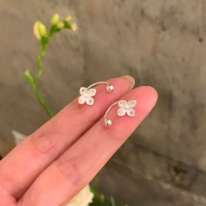 Silver Plated Hollow Flower Ear Clips For Women Exquisite Copper Ear Bone Clips Non Pierced Temperament Sweet Floral Jewelry