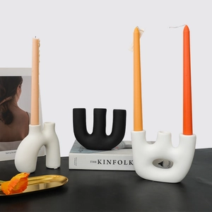 Candelabros cerámicos geométricos modernos en blanco y negro para decoración