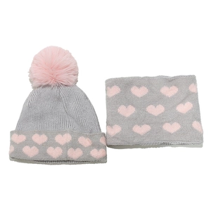Set 2 pezzi cappello e sciarpa in maglia per bambini con cuori rosa e pompon