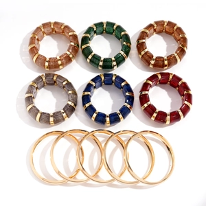 Bohemian elastic chunky acrylic bracelets set with glitter resin and gold metal beads