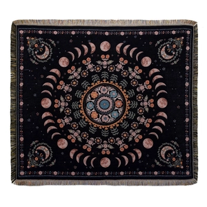 Couverture tricotée bohème noire phases de lune avec motif mandala et pompons décoratifs