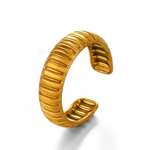 Golden croissant dome open ring in stainless steel with elegant ribbed striped pattern