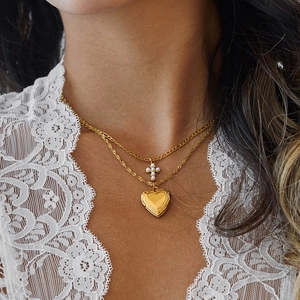 Collana a strati in acciaio inossidabile 18k con croce di perle e ciondolo a cuore