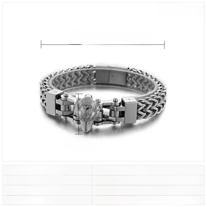 Detailed size specifications for punk wolf head stainless steel bracelet showing 215mm length