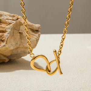 Collier minimaliste en acier inoxydable doré 18K avec fermoir OT sur base en pierre