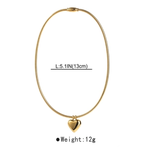 Detailed view of gold heart pendant necklace with 5.1 inch diameter and 12g weight info