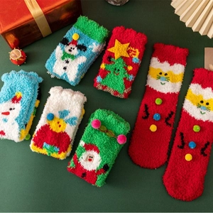 Chaussettes de Noël épaisses en polaire corail avec motifs festifs et peluche chaude