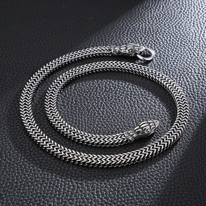 Collana a catena a serpente vintage in acciaio inossidabile con testa di serpente argento