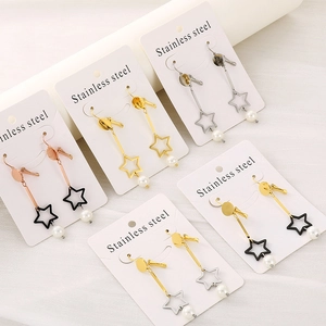 Orecchini pendenti a pentagramma in acciaio inossidabile con perle artificiali