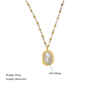 Baroque pearl necklace with gold-plated stainless steel frame and beaded chain necklace